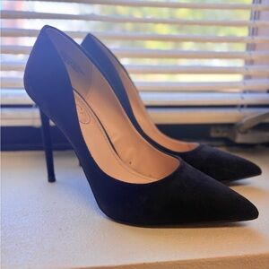 Rouge Helium Classic Black Heels